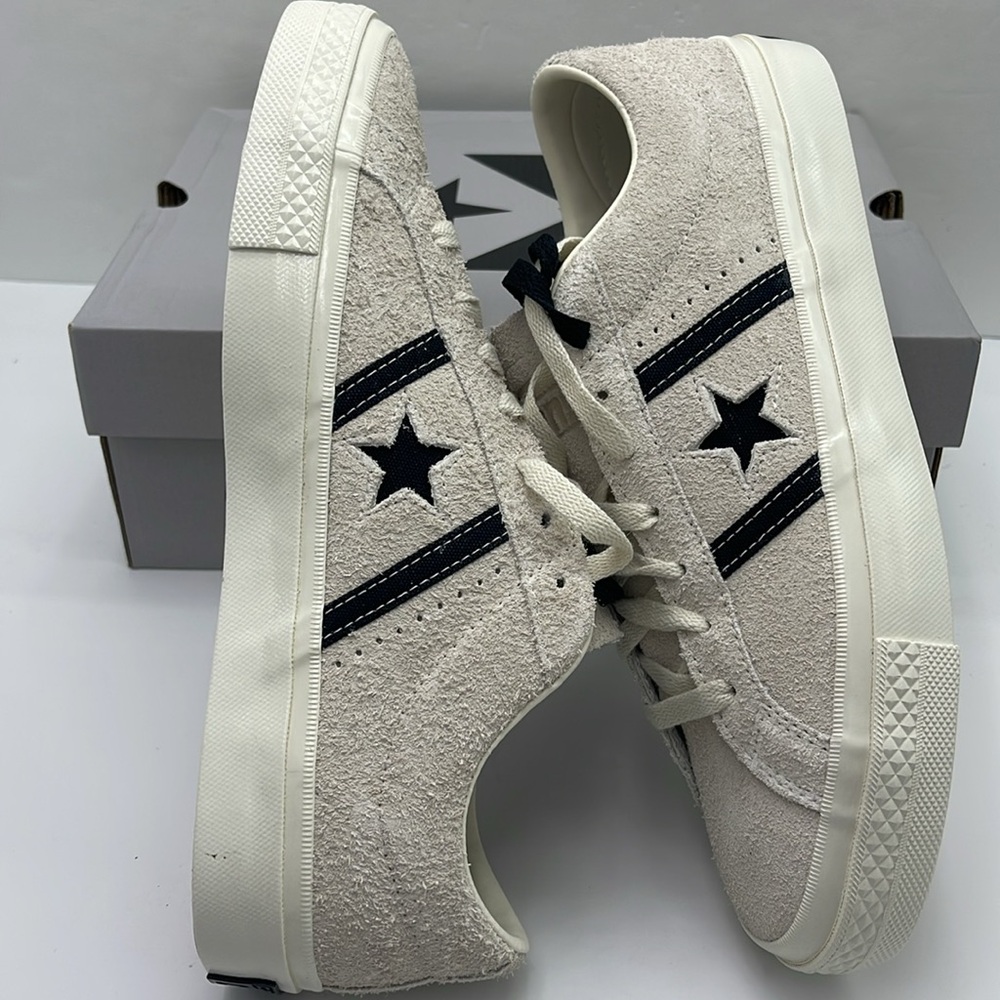 Converse WMNS Suede Sneakers A06424C
ONE STAR ACADEMY PRO OX EGRET/BLACK - Picture 11 of 16